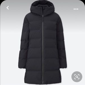 Uniqlo women’s black puffer coat